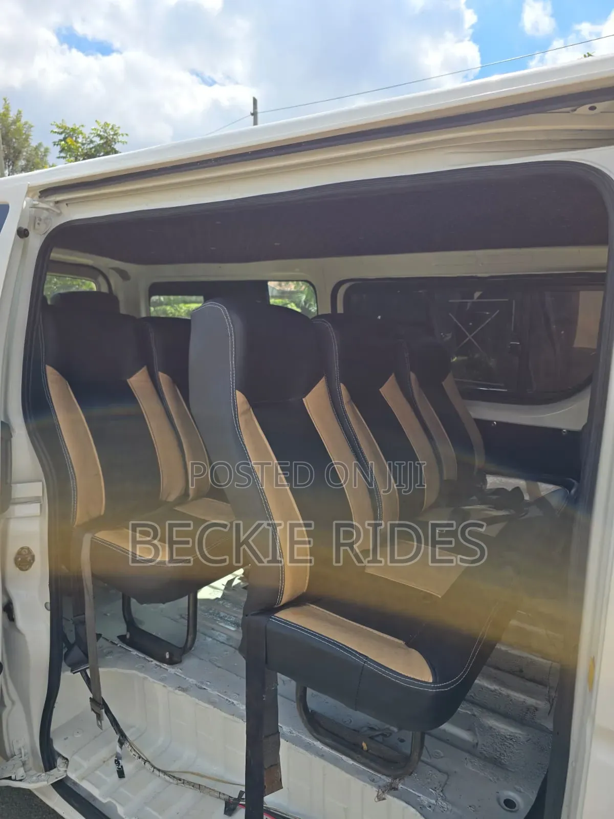 Toyota HiAce 2009 White