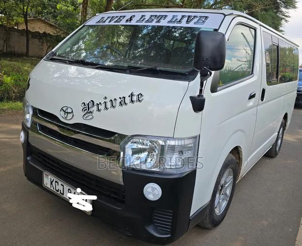 Toyota HiAce 2009 White - thumbnail 4