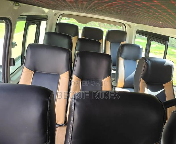 Toyota HiAce 2009 White - thumbnail 5