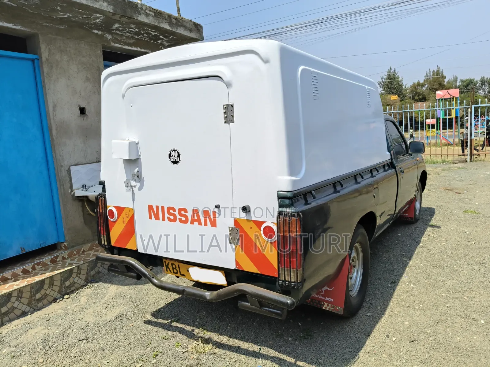 Nissan Hardbody 2010 White