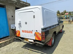 Nissan Hardbody 2010 White