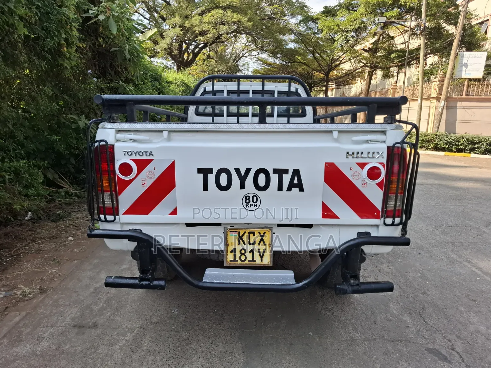 Toyota Hilux 2009 White