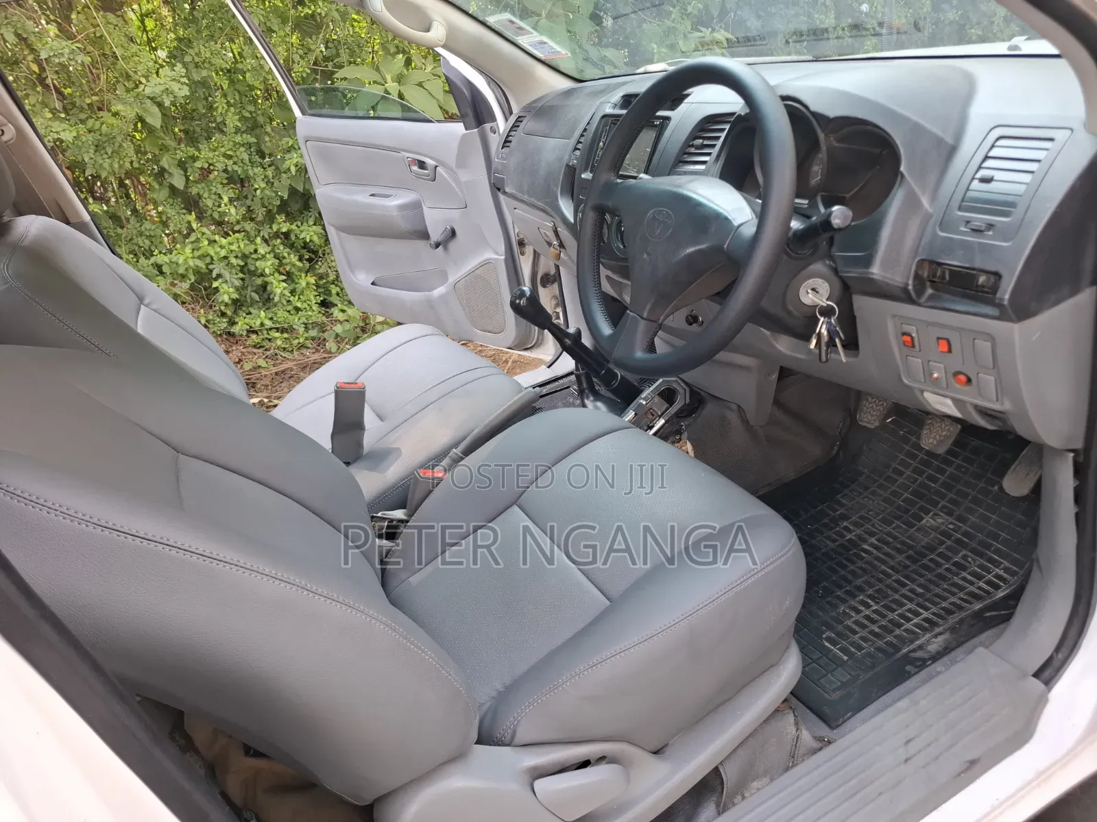 Toyota Hilux 2009 White