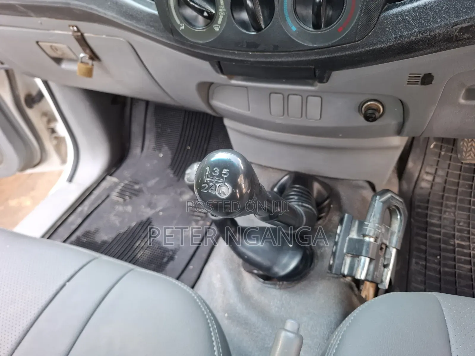 Toyota Hilux 2009 White