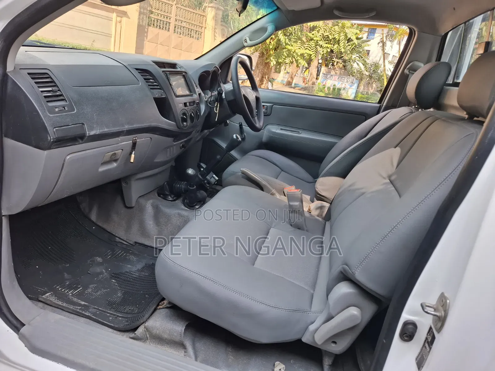 Toyota Hilux 2009 White