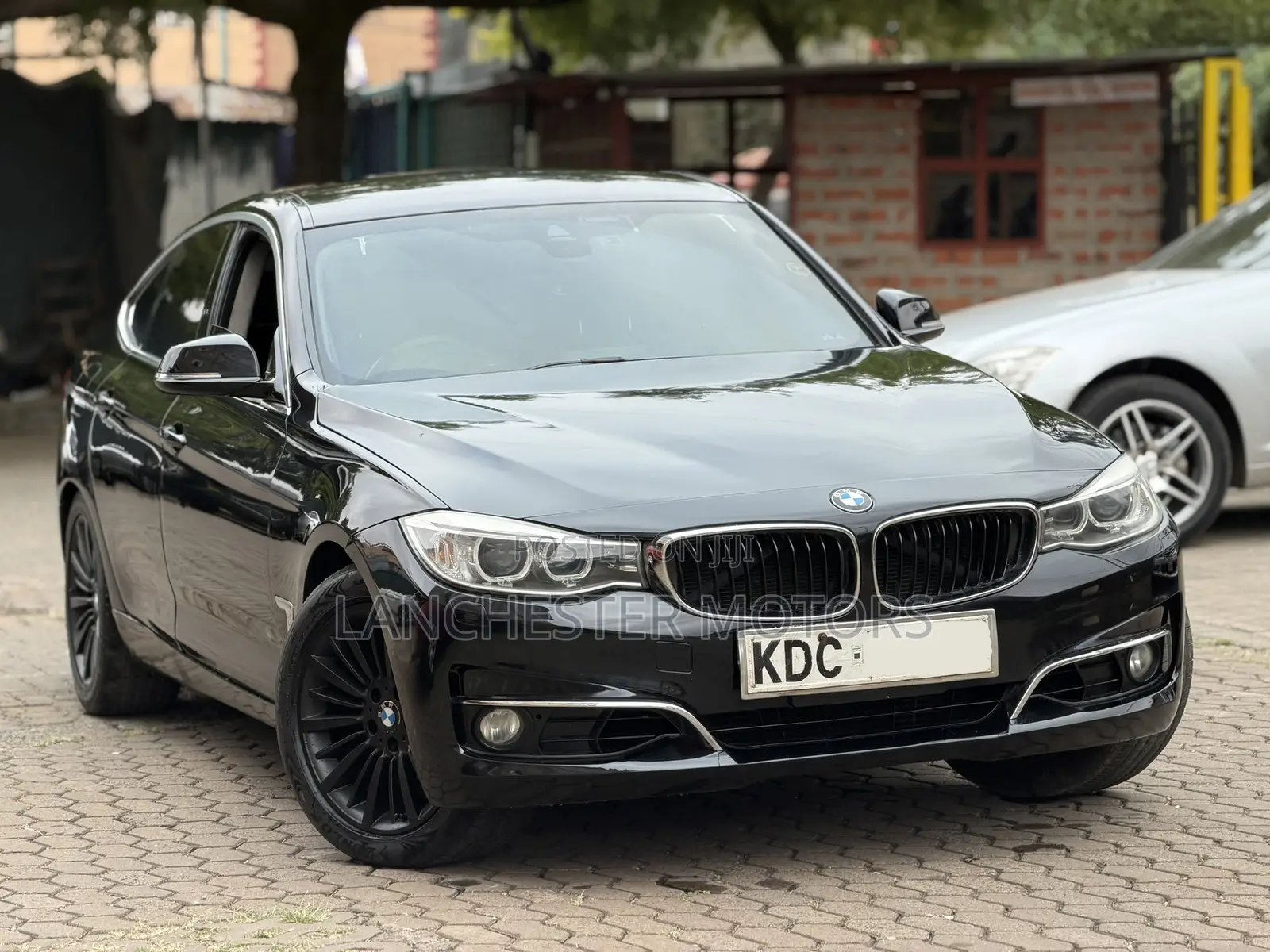 BMW 320i 2013 Black