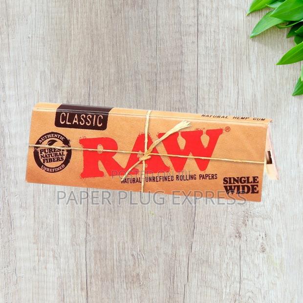 RAW Classic Regular Size - Single Wide Brown Rolling Papers - thumbnail 2