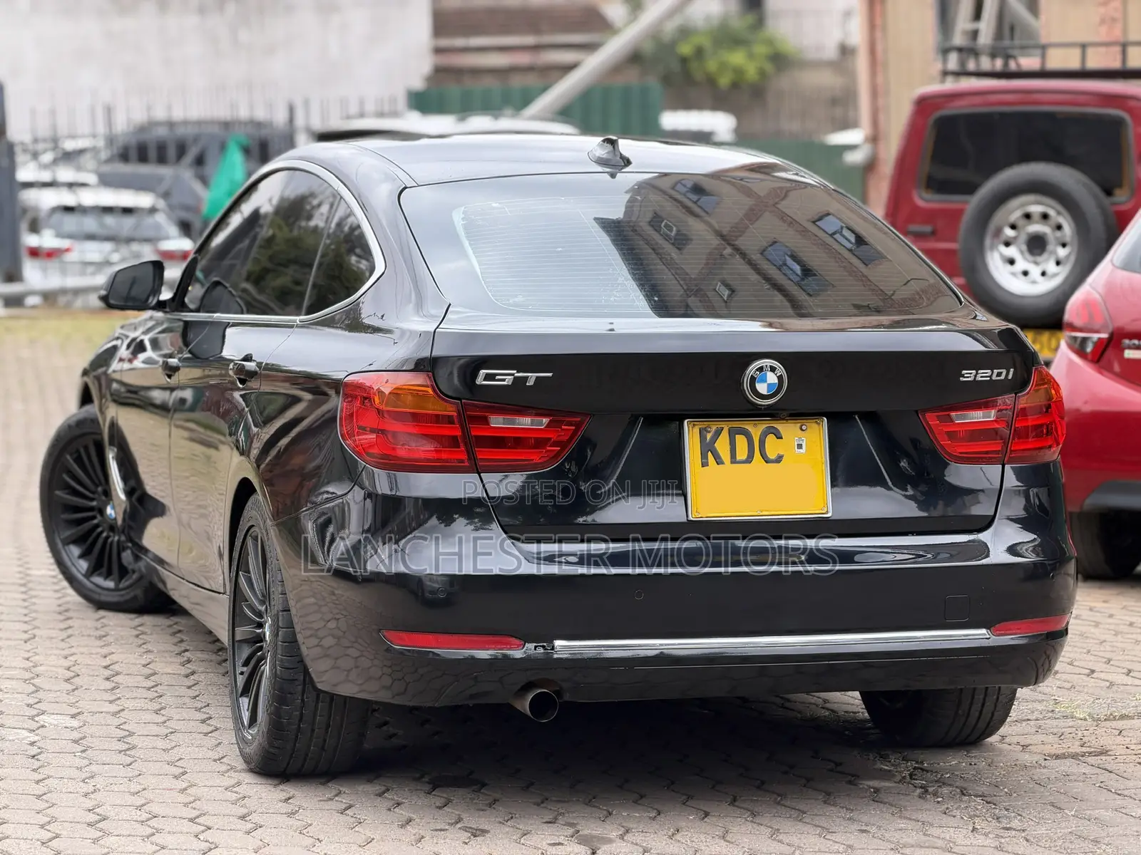 BMW 320i 2013 Black