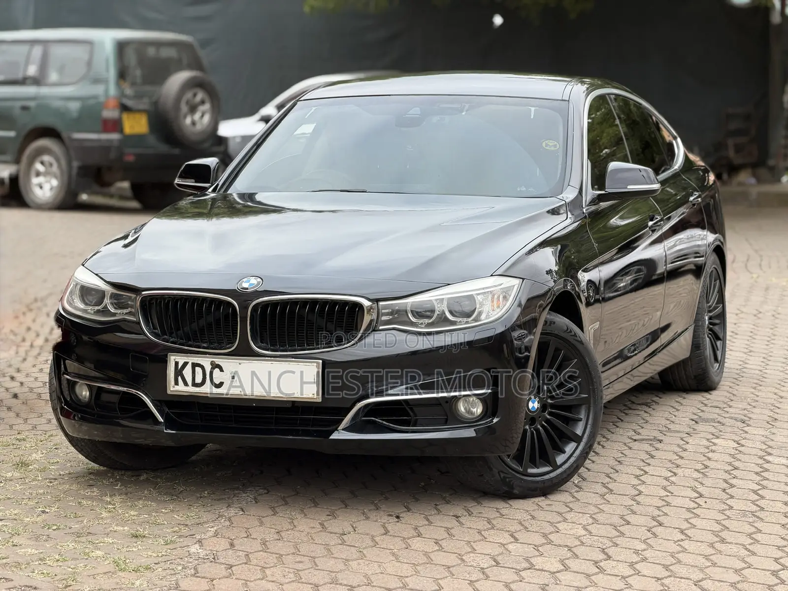 BMW 320i 2013 Black