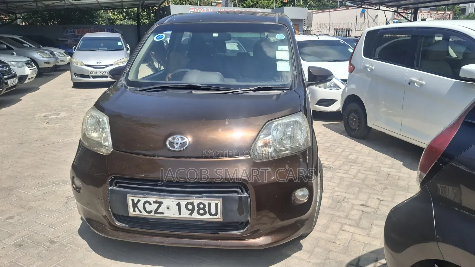 Toyota Porte 2014 Gray