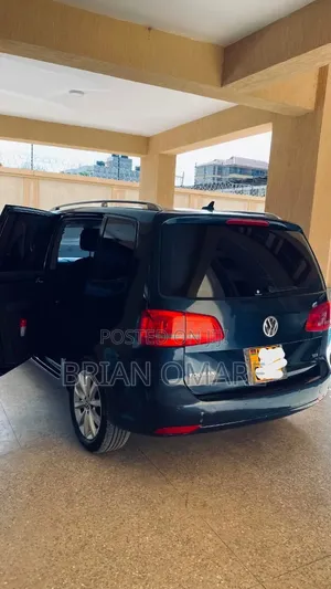 Volkswagen Touran 2014 Black