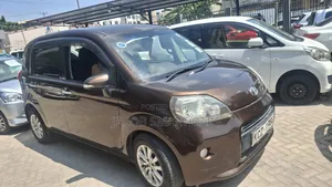 Toyota Porte 2014 Gray