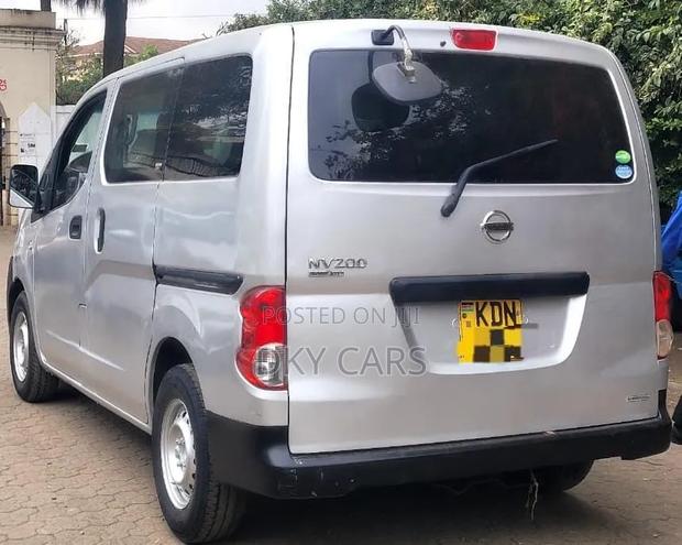 Nissan NV200 2017 Grey - thumbnail 2
