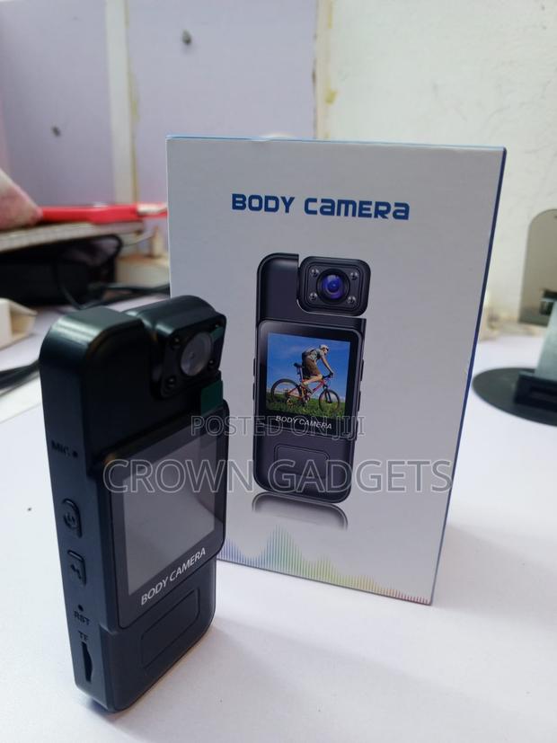 Portable WiFi Body Camera With Rotating Lens Display - thumbnail 2