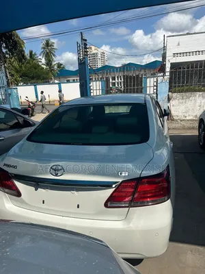 Toyota Premio 2018 White