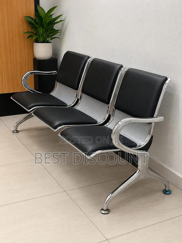 Waiting Bench/ 3-Link Chair - main view