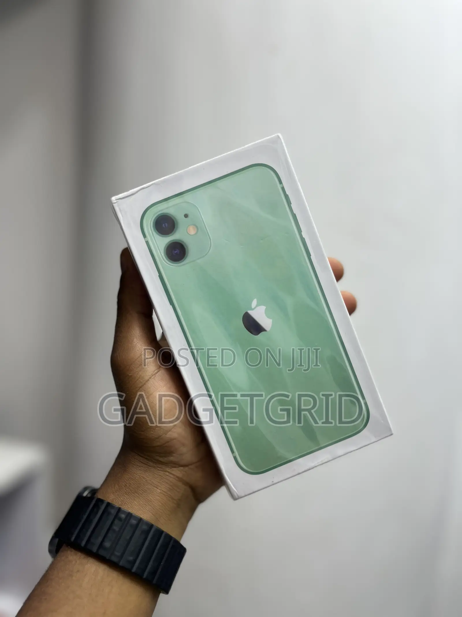 New Apple iPhone 11 128 GB Green