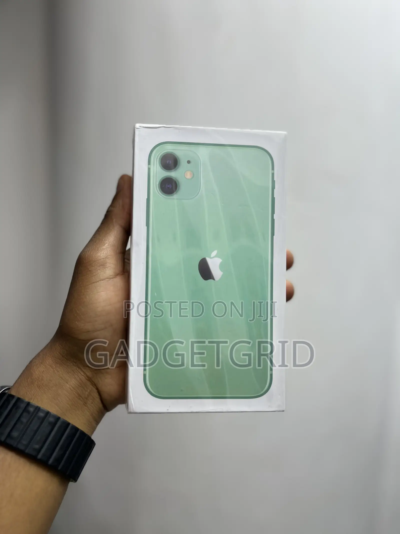 New Apple iPhone 11 128 GB Green