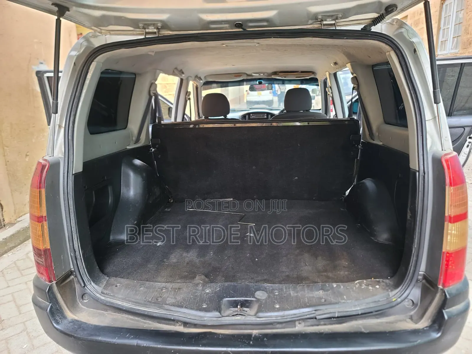 Toyota Succeed 2005 Silver