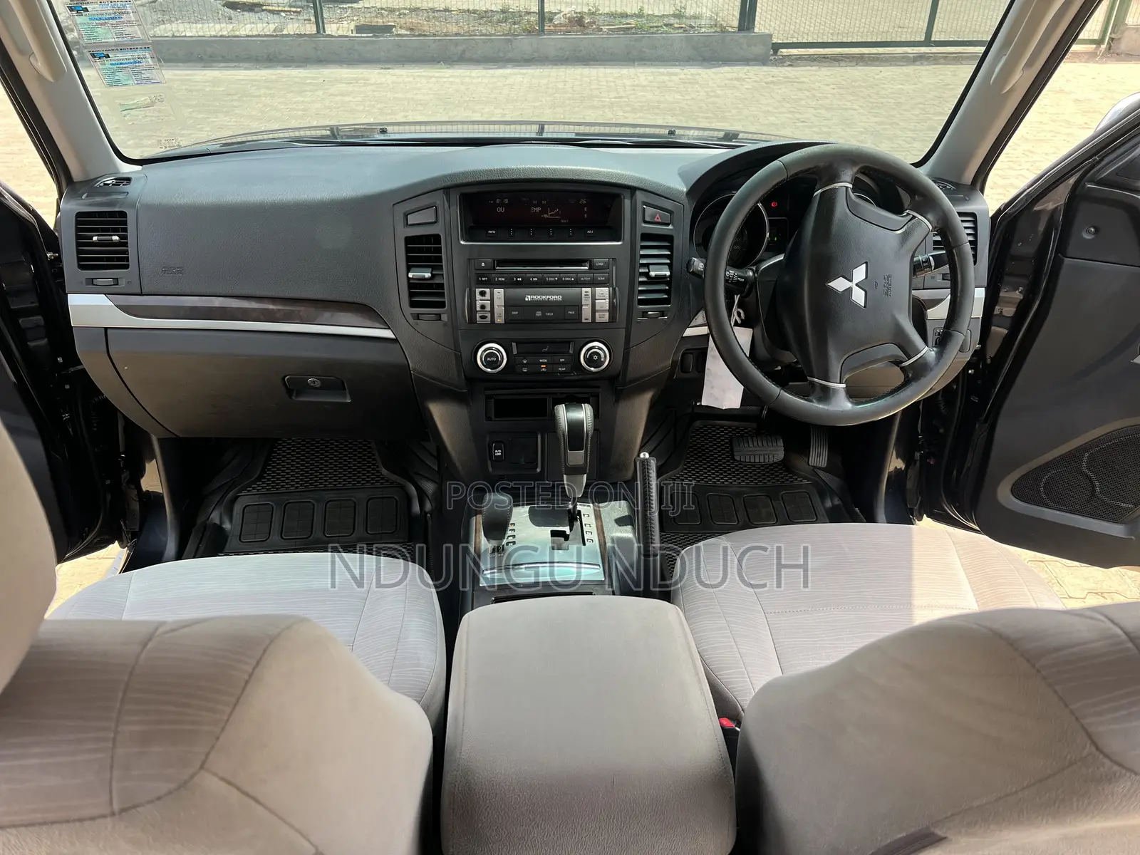 Mitsubishi Pajero 2010 Black