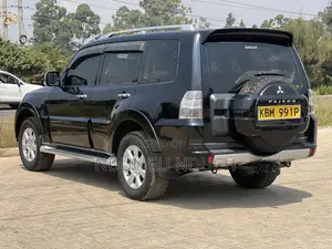 Mitsubishi Pajero 2010 Black