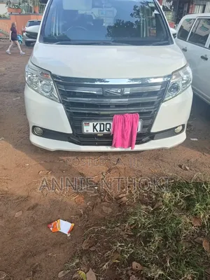 Toyota Noah 2024 White