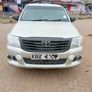 Toyota Hilux 2012 Silver