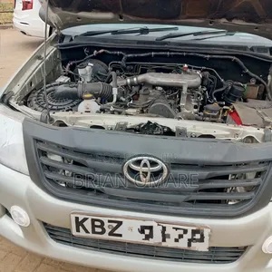 Toyota Hilux 2012 Silver