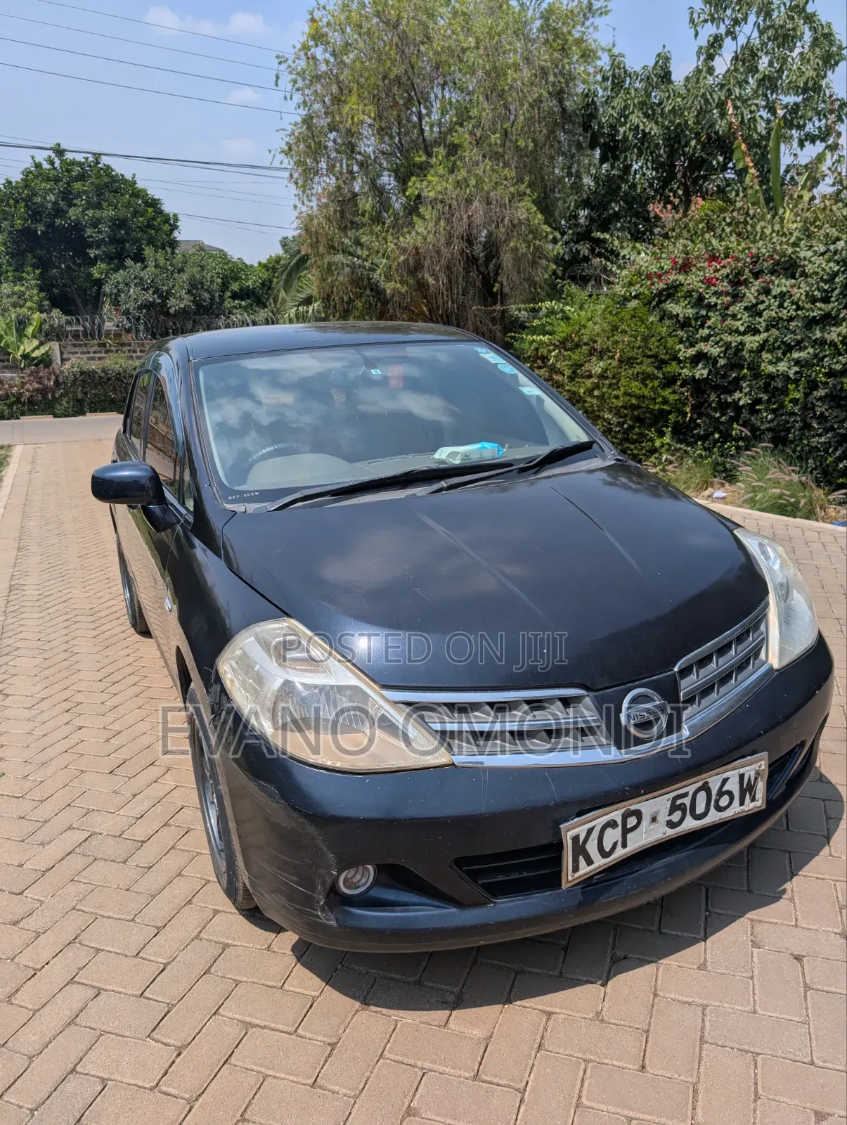 Nissan Tiida 2010 Black
