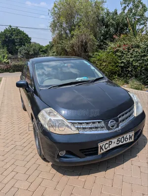 Nissan Tiida 2010 Black