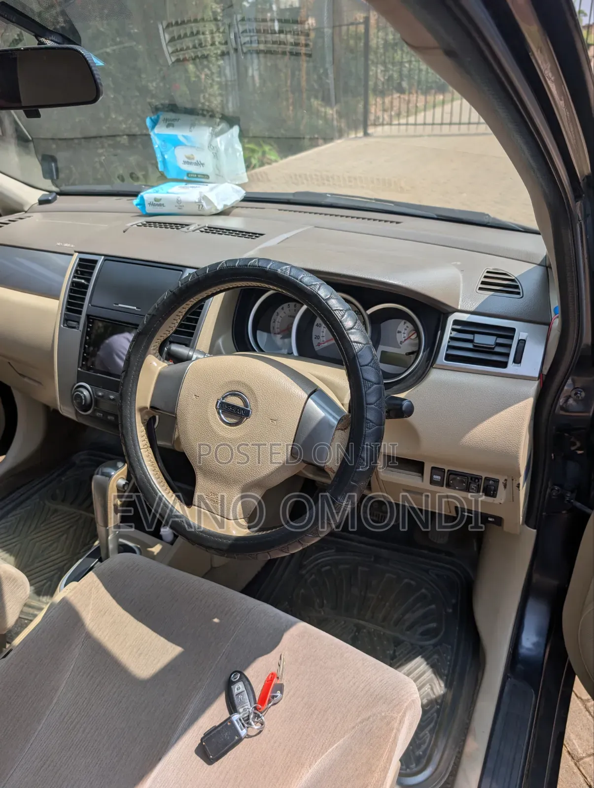 Nissan Tiida 2010 Black