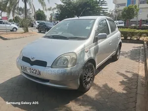Toyota Vitz 2003 Silver