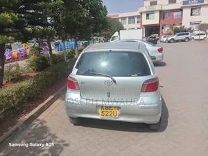 Toyota Vitz 2003 Silver