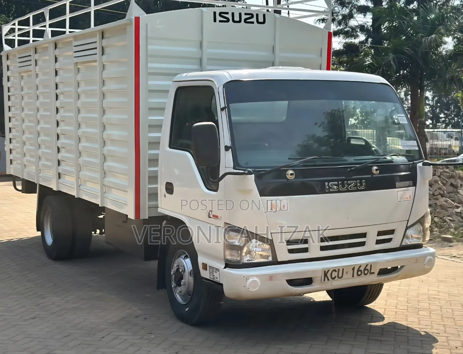 Isuzu NPR Local 2019 White