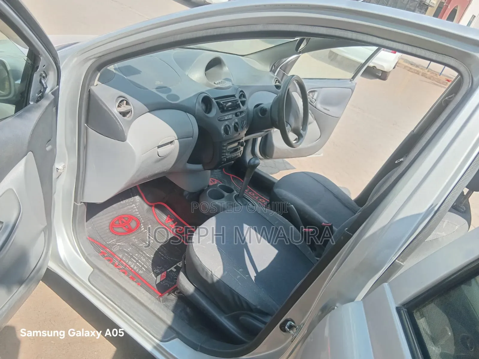 Toyota Vitz 2003 Silver