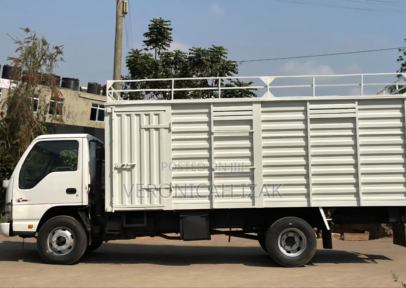 Isuzu NPR Local 2019 White