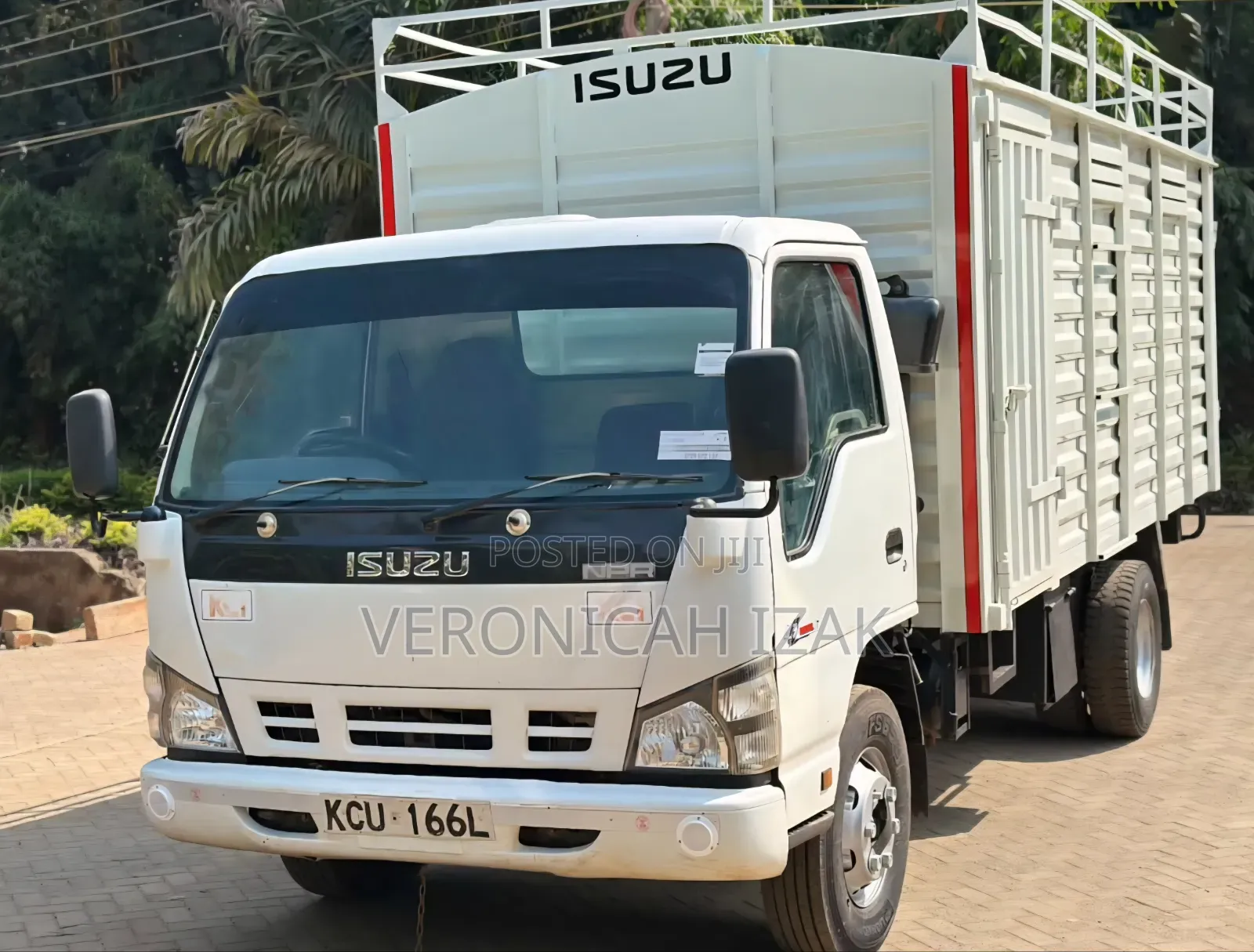 Isuzu NPR Local 2019 White