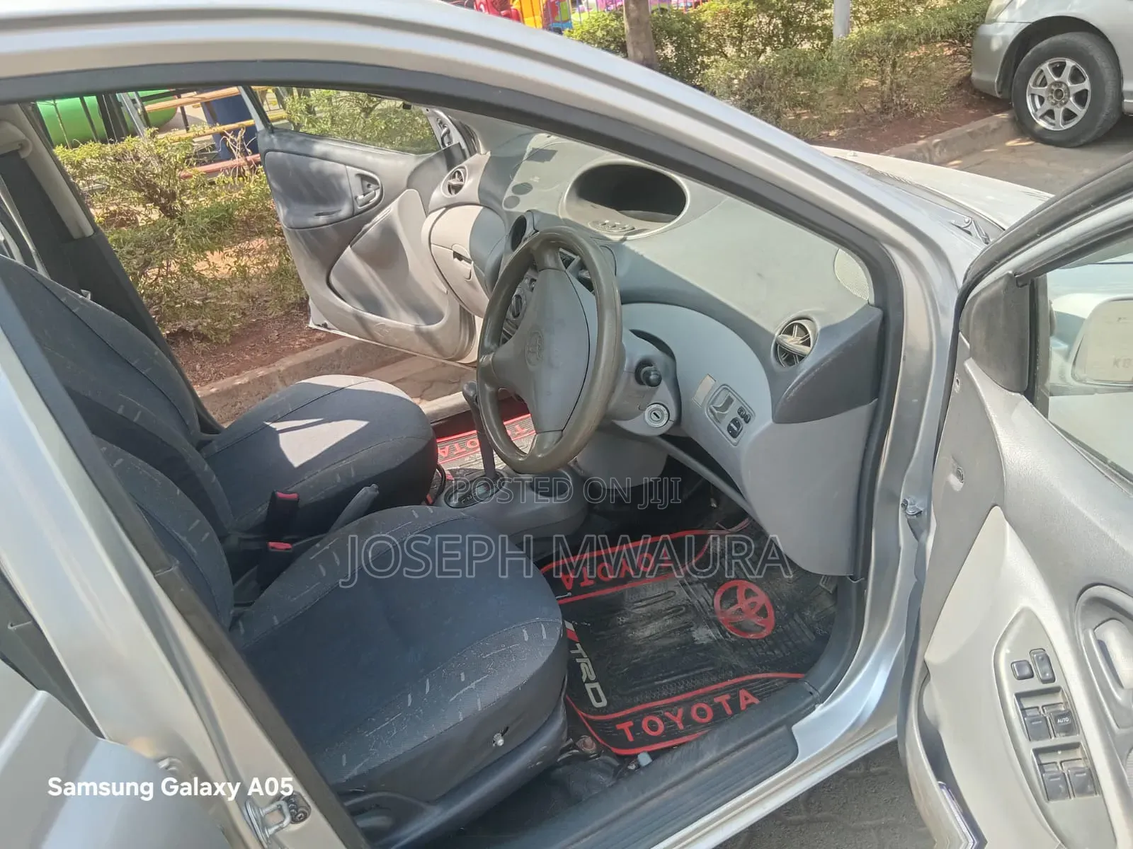 Toyota Vitz 2003 Silver