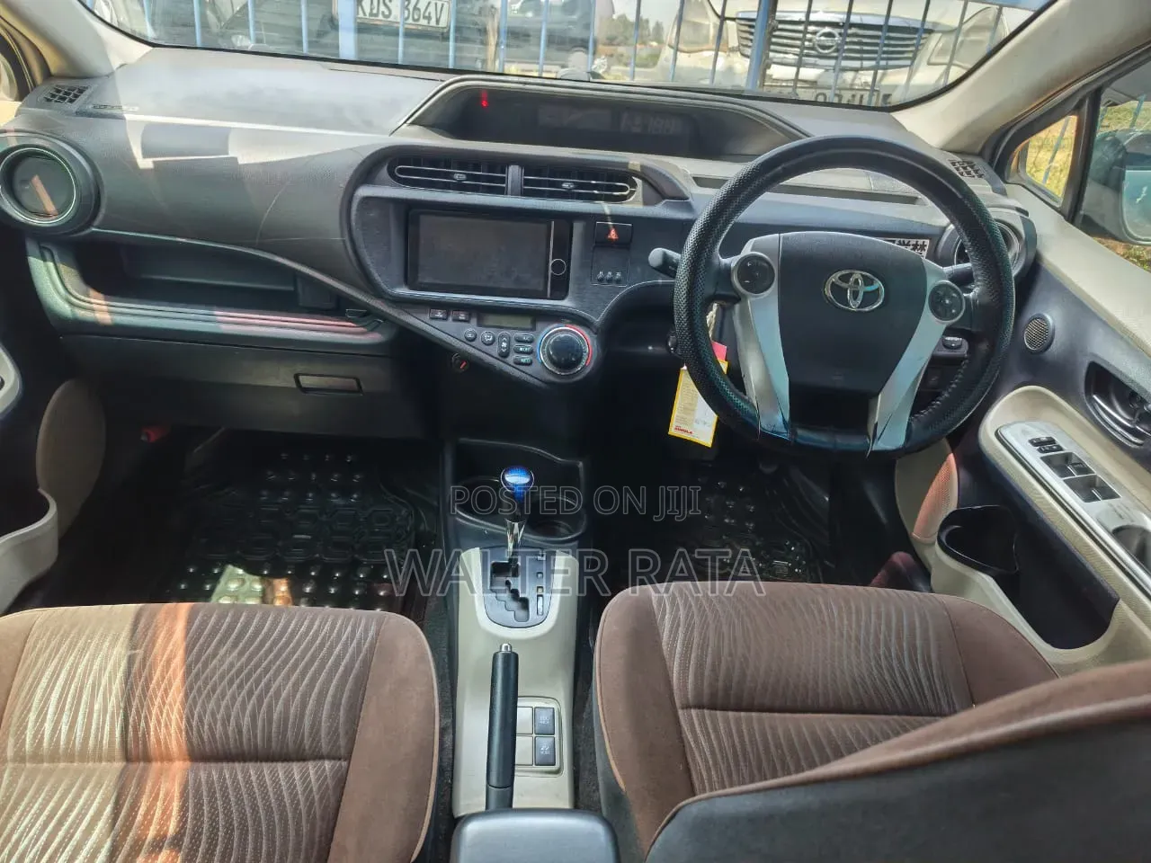 Toyota Aqua 2012 Silver