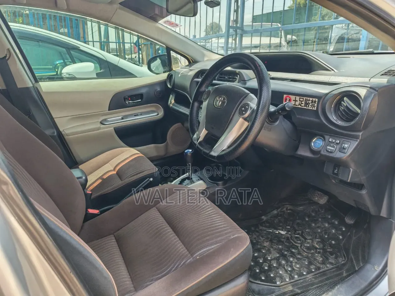 Toyota Aqua 2012 Silver