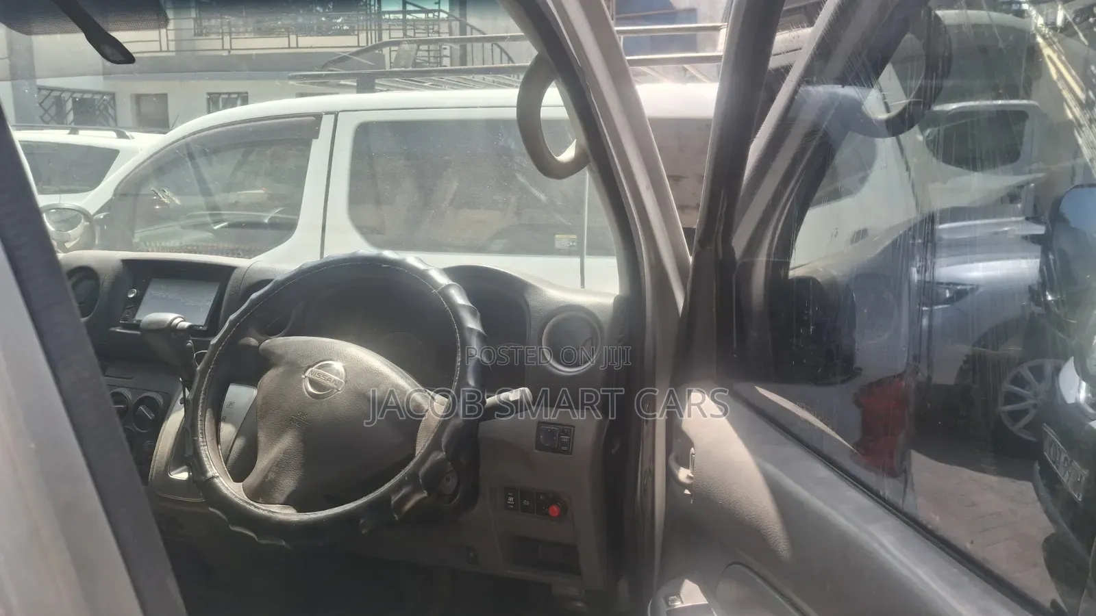 Nissan Caravan (Urvan) 2013 Silver