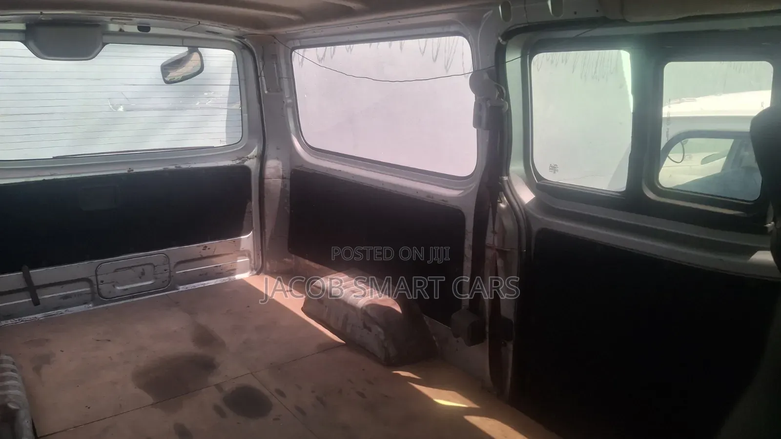 Nissan Caravan (Urvan) 2013 Silver