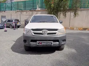 Toyota Hilux 2010 White