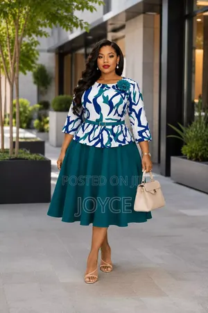 Flowered Circular Dress Comes With a Belt