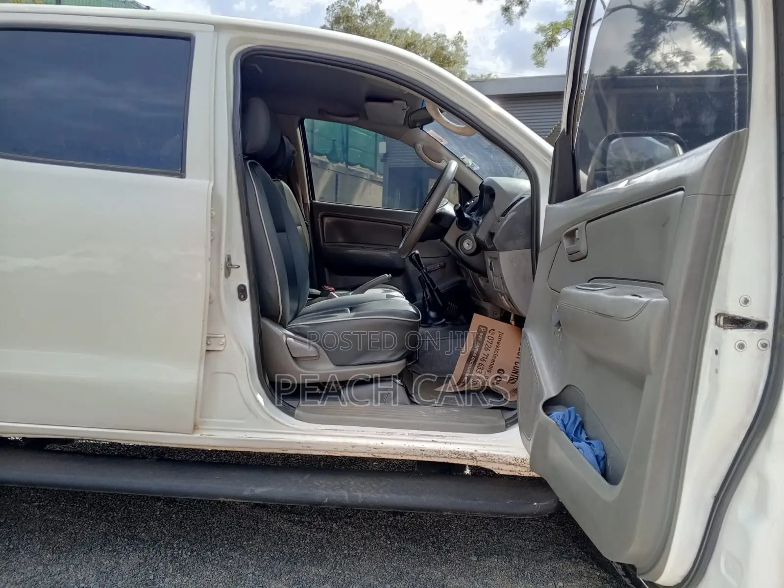 Toyota Hilux 2010 White