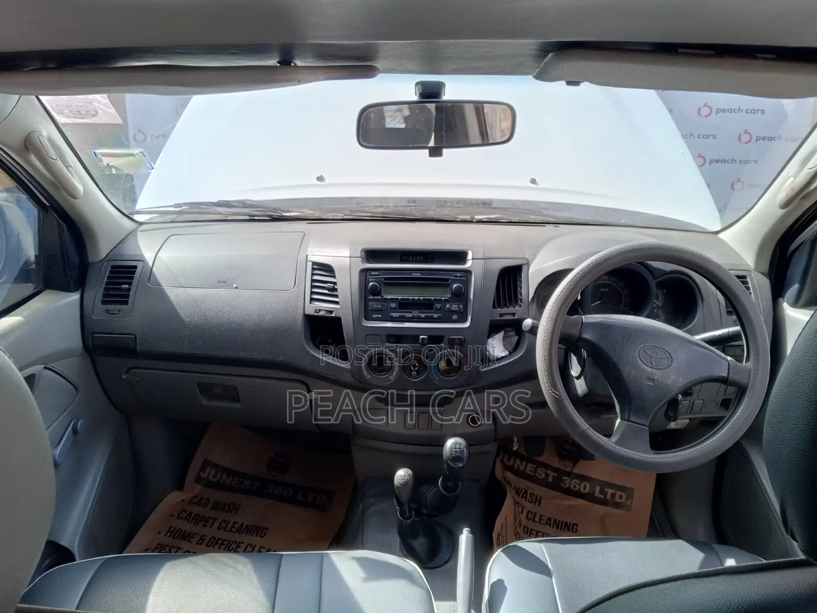 Toyota Hilux 2010 White