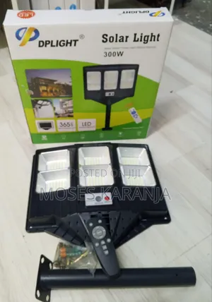 DPLIGHT 300W Solar LED Street Light With Remote Control