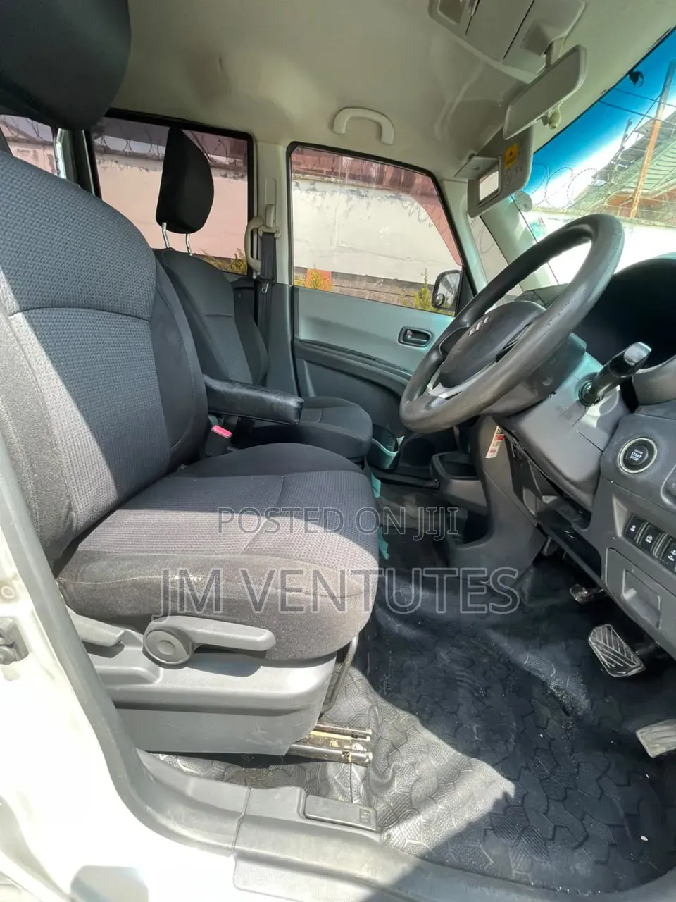 Suzuki Solio 2015 Silver