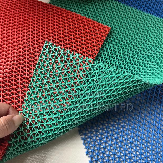 Strong PVC Anti-Slip Mats – Built for Heavy Use - thumbnail 2