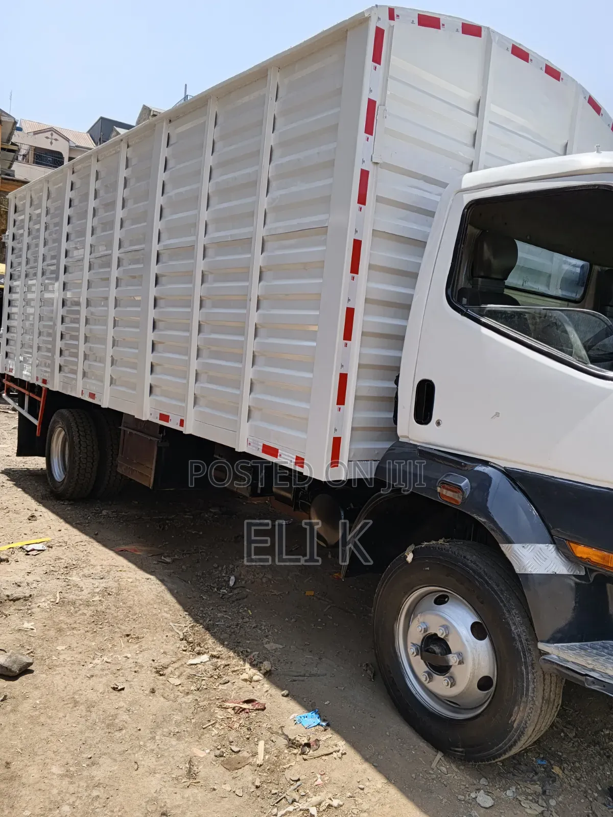Mitsubishi Fh 2013 White